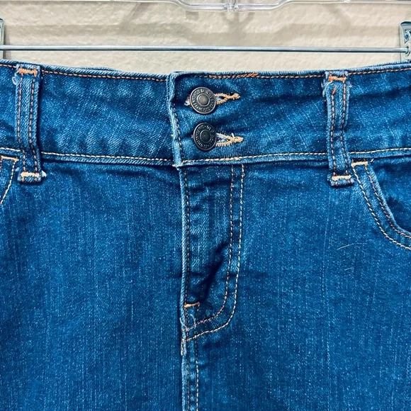Old Navy Denim Jeans Skirt - Picture 3 of 10